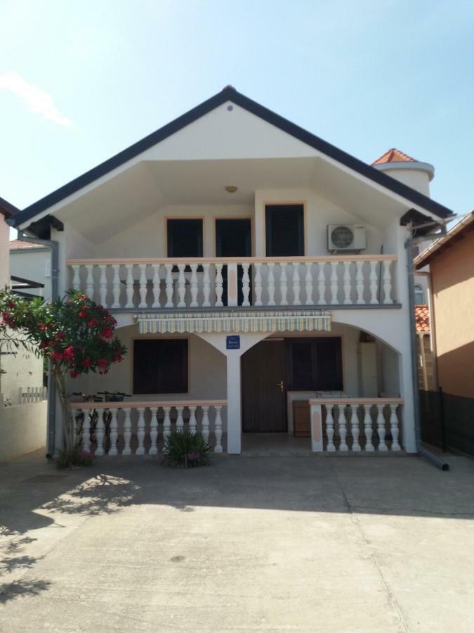 Apartment Ivan Нин Экстерьер фото